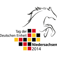 Logo kleine Würfel in den Farben schwarz rot gold und stilisierter Pferd sowie Schriftzug Tag der Deutschen Einheit Niedersachsen 2014