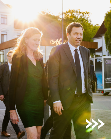 Bundesfinanzminister Lars Klingbeil in Begleitung
