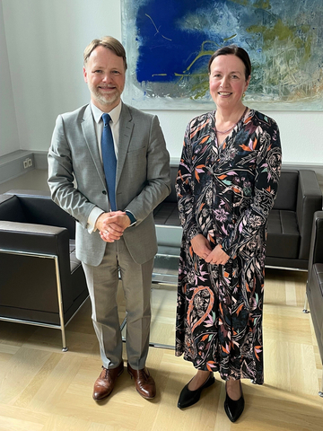 Finanzminister Gerald Heere mit Frau Dr. Martina Oelkers
