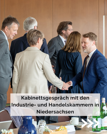 Finanzminister Gerald Heere begrüßt IHKN Hauptgeschäftsführerin Monika Scherf