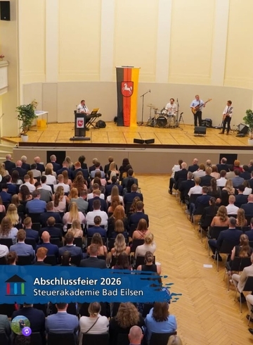 Minister Heere bei der Abschlussfeier in der Steuerakademie in Bad Eilsen anlässlich der Feierlichkeiten zum Abschluss des mittleren Dienstes