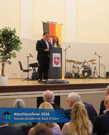 Minister Heere bei der Abschlussfeier in der Steuerakademie in Bad Eilsen anlässlich der Feierlichkeiten zum Abschluss des mittleren Dienstes