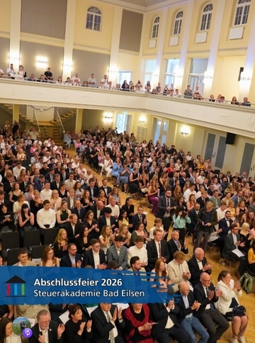 Minister Heere bei der Abschlussfeier in der Steuerakademie in Bad Eilsen anlässlich der Feierlichkeiten zum Abschluss des mittleren Dienstes