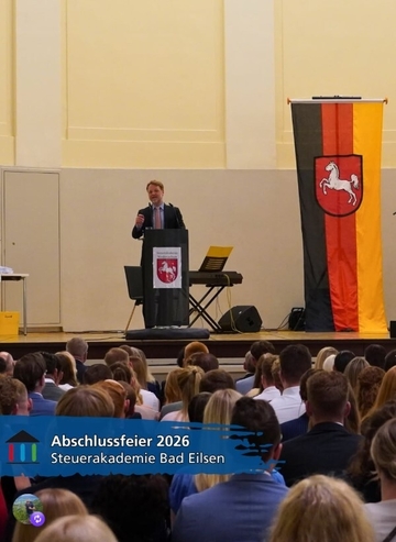 Minister Heere bei der Abschlussfeier in der Steuerakademie in Bad Eilsen anlässlich der Feierlichkeiten zum Abschluss des mittleren Dienstes