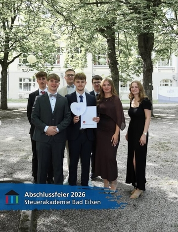 Minister Heere bei der Abschlussfeier in der Steuerakademie in Bad Eilsen anlässlich der Feierlichkeiten zum Abschluss des mittleren Dienstes