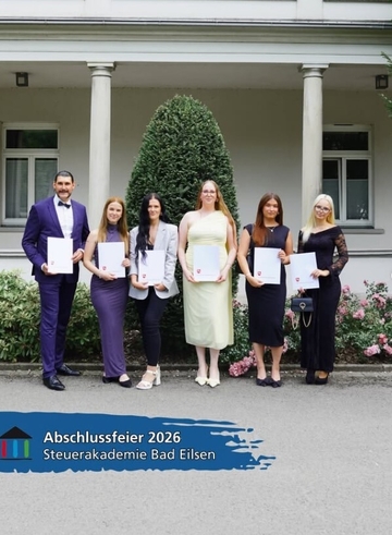 Minister Heere bei der Abschlussfeier in der Steuerakademie in Bad Eilsen anlässlich der Feierlichkeiten zum Abschluss des mittleren Dienstes